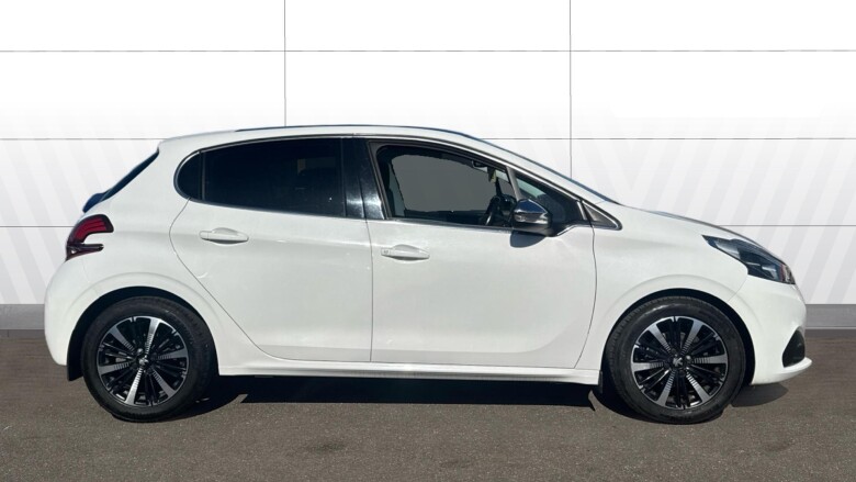 Peugeot 208 1.2 PureTech Allure Premium 5dr Petrol Hatchback